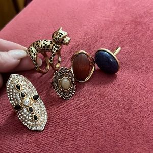 Lot of various rings. 2 stretch rings.